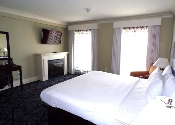 Niagara Crossing Hotel And Spa