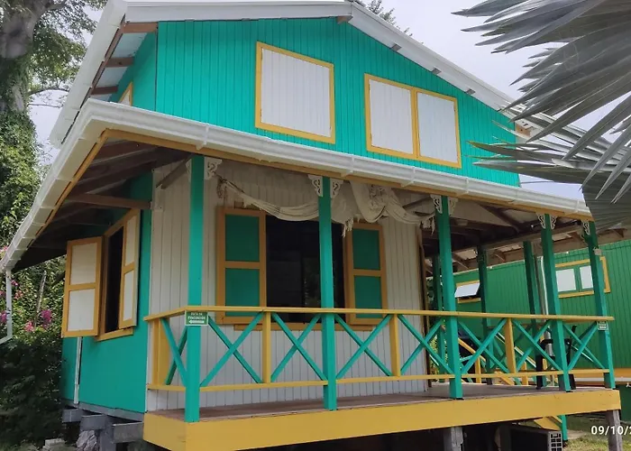 Hotel Yellow Home Providencia Isla