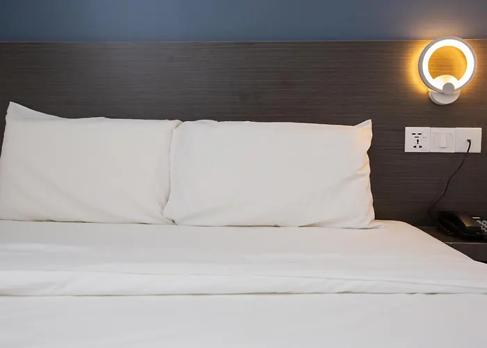 1 Hotel Signature