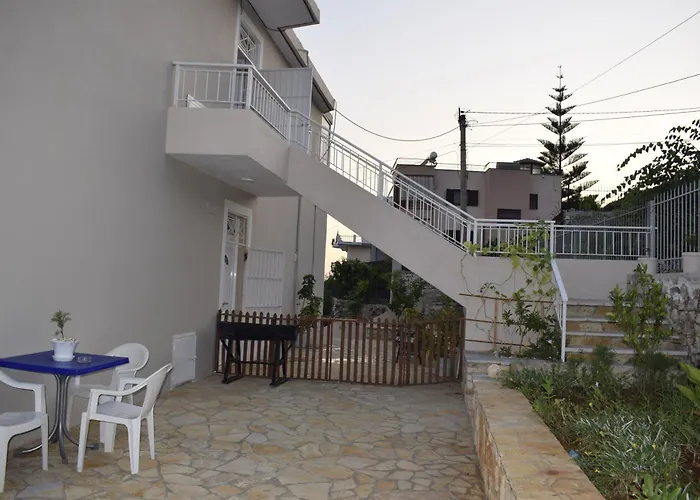 Isabela Apartments
