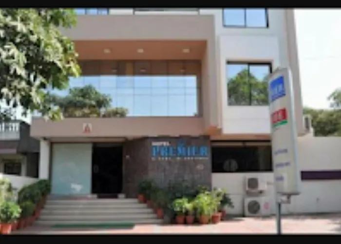 Hotel Premier - Hotel In Saket Society Bhusawal
