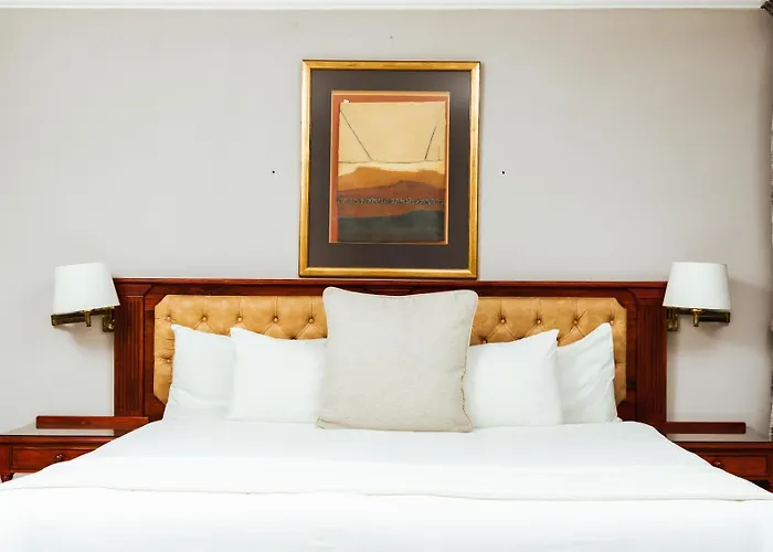 Ngwenya City Hotel