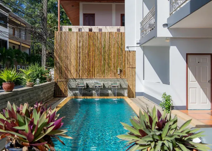 Deng'S Kamala Beach Guesthouse