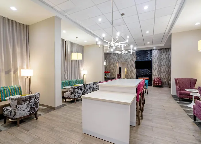 La Quinta By Wyndham Columbus Ms