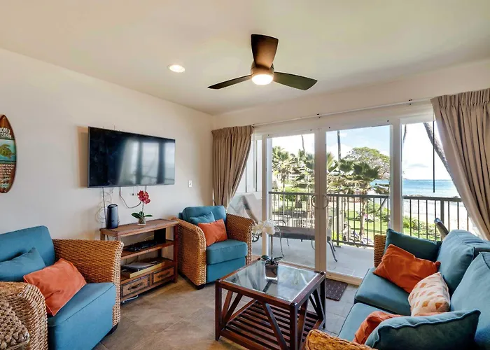 Waipouli Beachfront Condo W/ Balcony + Ocean Views