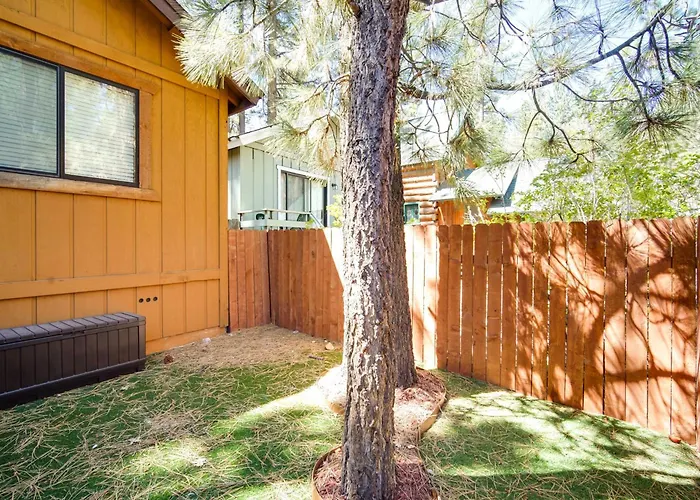 < 3 Mi To Lake: 'Goldilodge' Big Bear Lake Cabin