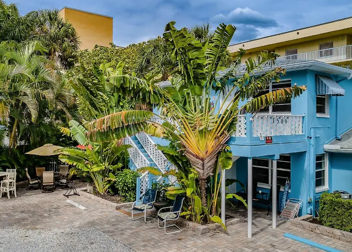 Tropical Blue Water Beachside 7