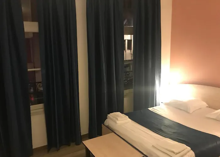 Hotel Cesar Climatisation Dans La Majorite Des Chambres Centre-Ville Gare Charleville-Mezieres