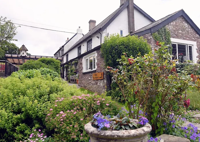 The Greyhound Inn And Hotel