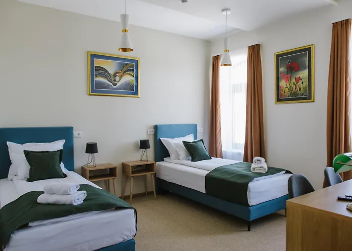 AVIOR Garni Hotel