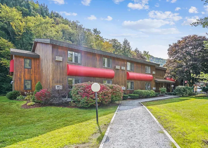 Cedarbrook Deluxe Two Bedroom Suite With Outdoor Heated Pool 10506