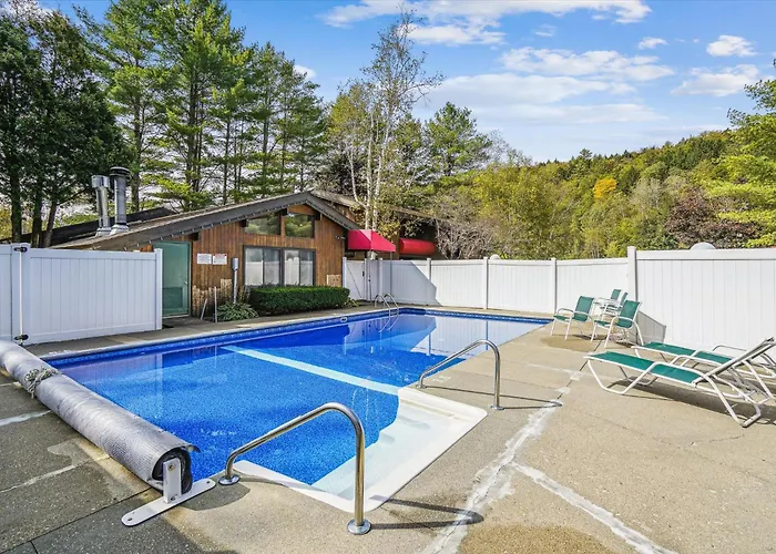 Cedarbrook Deluxe Two Bedroom Suite With Outdoor Heated Pool 10506