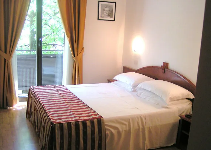 Hotel Joli