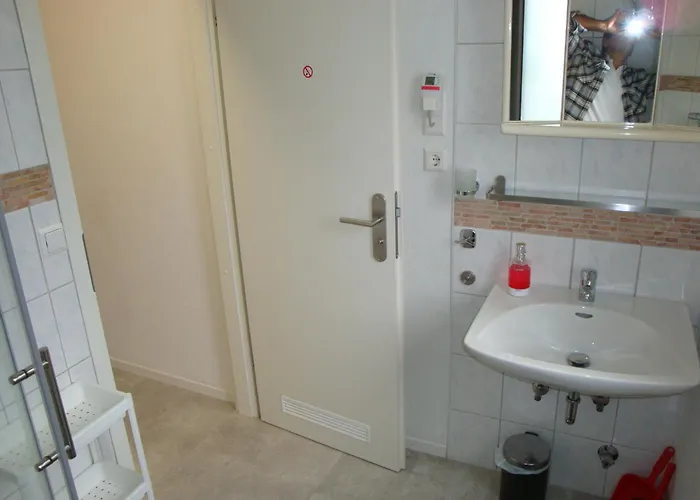 Cenet 1 Zimmer Apartment