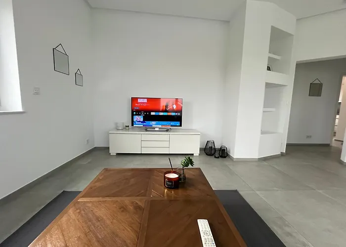 Neubau Penthouse - mit schöner Aussicht - 15min von Köln