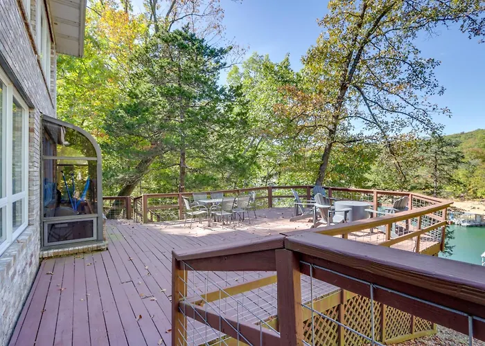 Waterfront Beaver Lake Apt W/ Deck