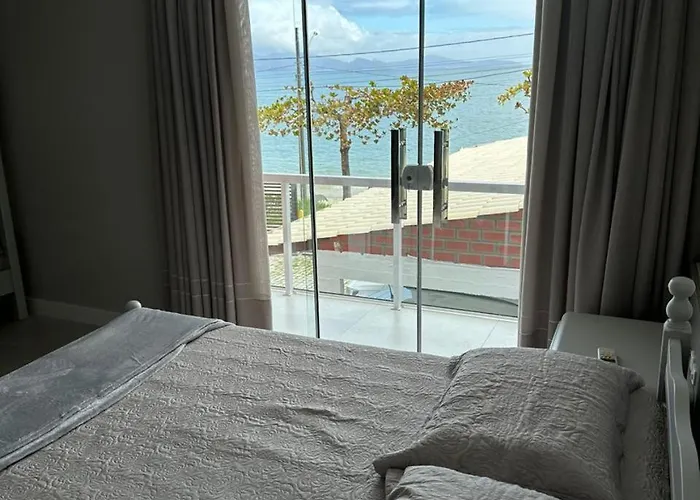 Casa Frente Mar em Porto Belo