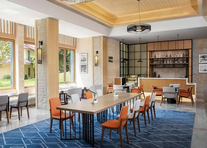Sheraton Maoming Romantic Beach Resort