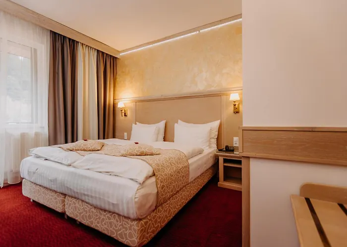 Hotel Lacu Rosu
