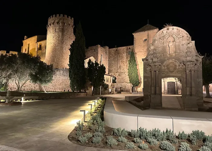 Notaria-Apartamento Y Estudio En Casco Antiguo, Al Lado De Playa, Rambla Y Monasterio, Con Acceso A Terraza Ajardinada