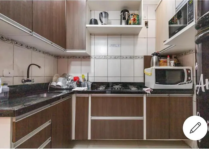 Quarto Chalé aconchegante em Casa da Família Anton próximo ao aeroporto