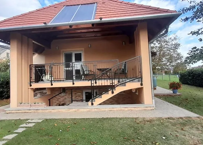 Gyoengyvirag Apartman Delux