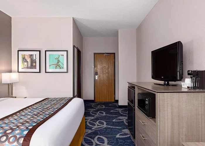 Baymont By Wyndham Waterloo