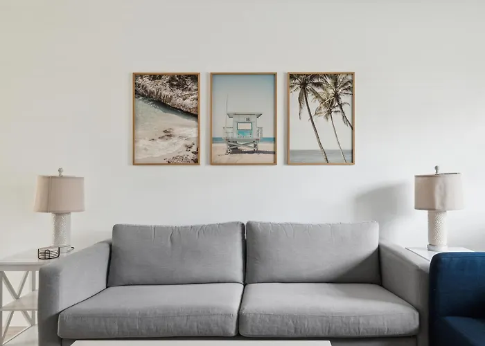 Amazing 2 Bedroom Townhouse Near Beach