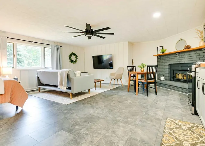 Modern Studio < 13 Mi To Saratoga Racetrack!