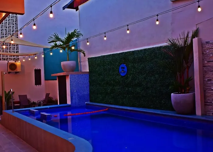 Hotel Cabinas Midey