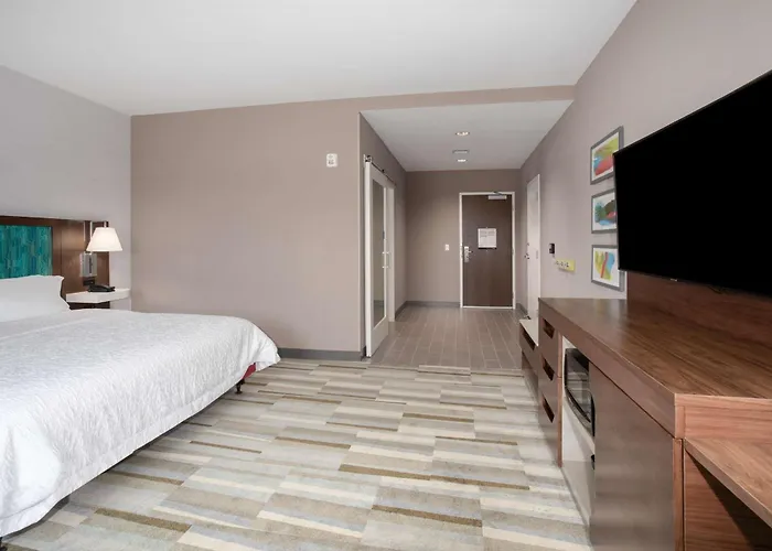Hampton Inn & Suites Watsonville