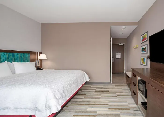 Hampton Inn & Suites Watsonville