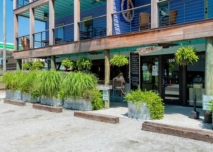 Folly Vacation Great Location, Super Cute & Spacious Apt B