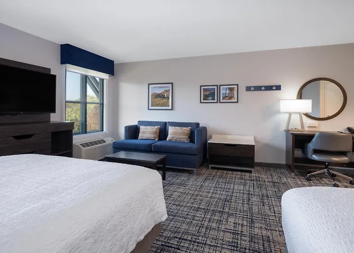 Hampton Inn & Suites Agoura Hills