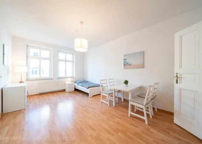 Apt Nikola 3 Zimmer Balkon 72qm Waschtrockner TV Vollausstattung zentral