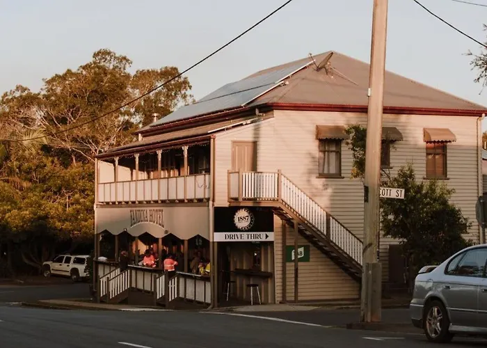 Yandina Hotel