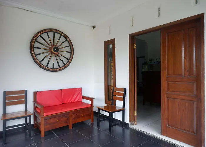 Reddoorz Near Alun Alun Wonosobo 2