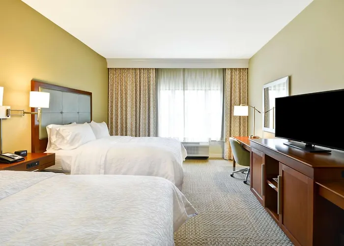 Hampton Inn & Suites Charleston Airport