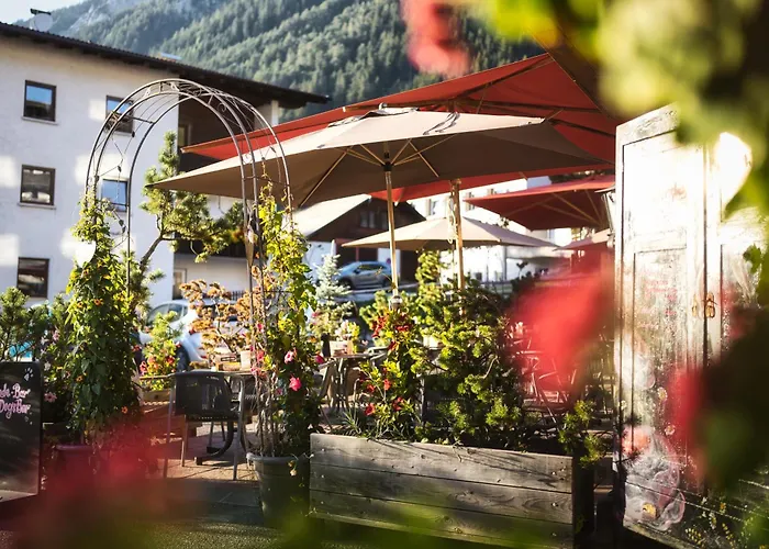 Berghotel Basur - Das Schihotel am Arlberg