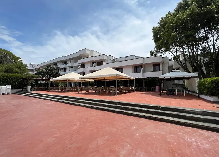 Eraora Hotel Village