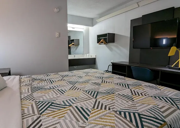 Motel 6-Nashua, Nh - South
