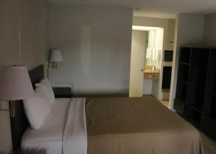 Vip Inn And Suites