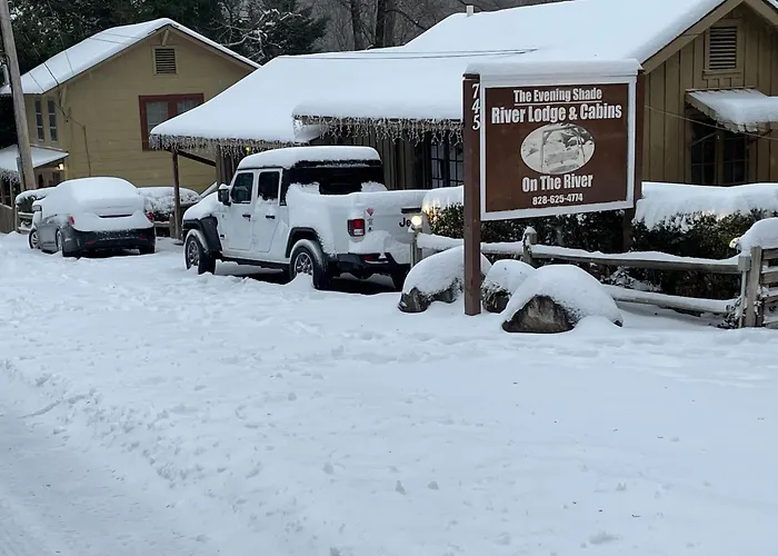 The Evening Shade River Lodge And Cabins
