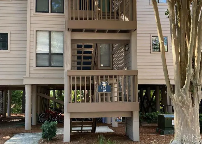Spacious Condo In The Heart Of Hilton Head