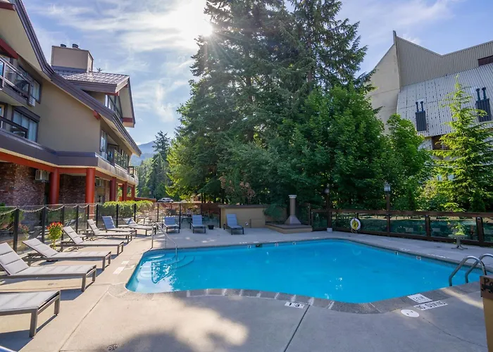 Whistler Village Inn&Suites