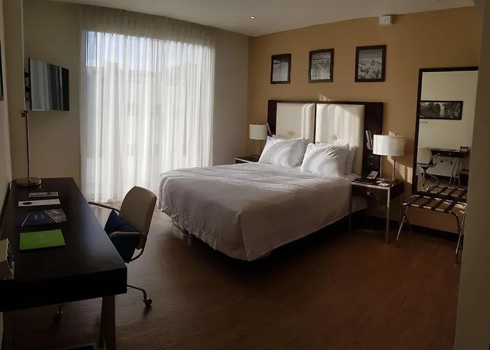 Hampton By Hilton Santa Cruz