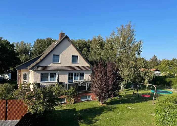 Ruegenferienhaus - Schaprode Hafen
