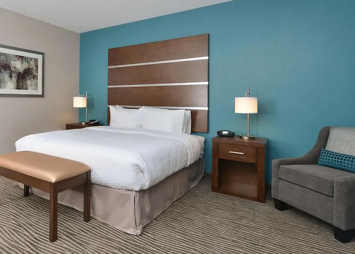 Hampton Inn & Suites Des Moines Downtown