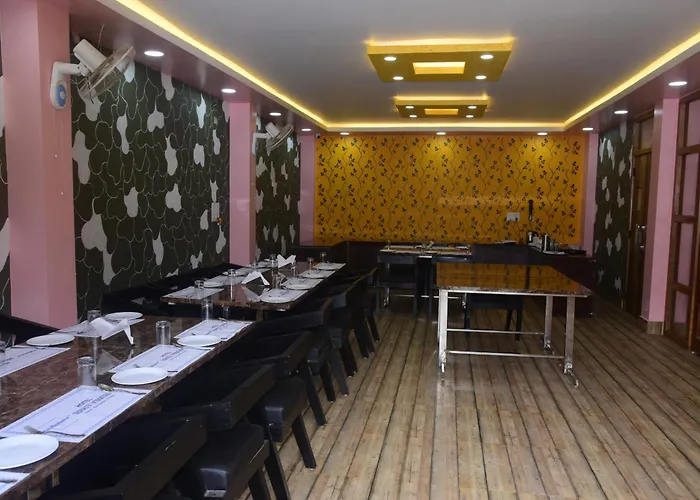 Hotel Gridhakuta International