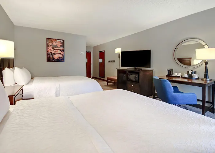 Hampton Inn & Suites Alexandria Old Town Area South